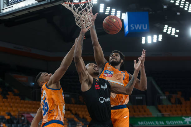 场不禁让人 场不禁让人