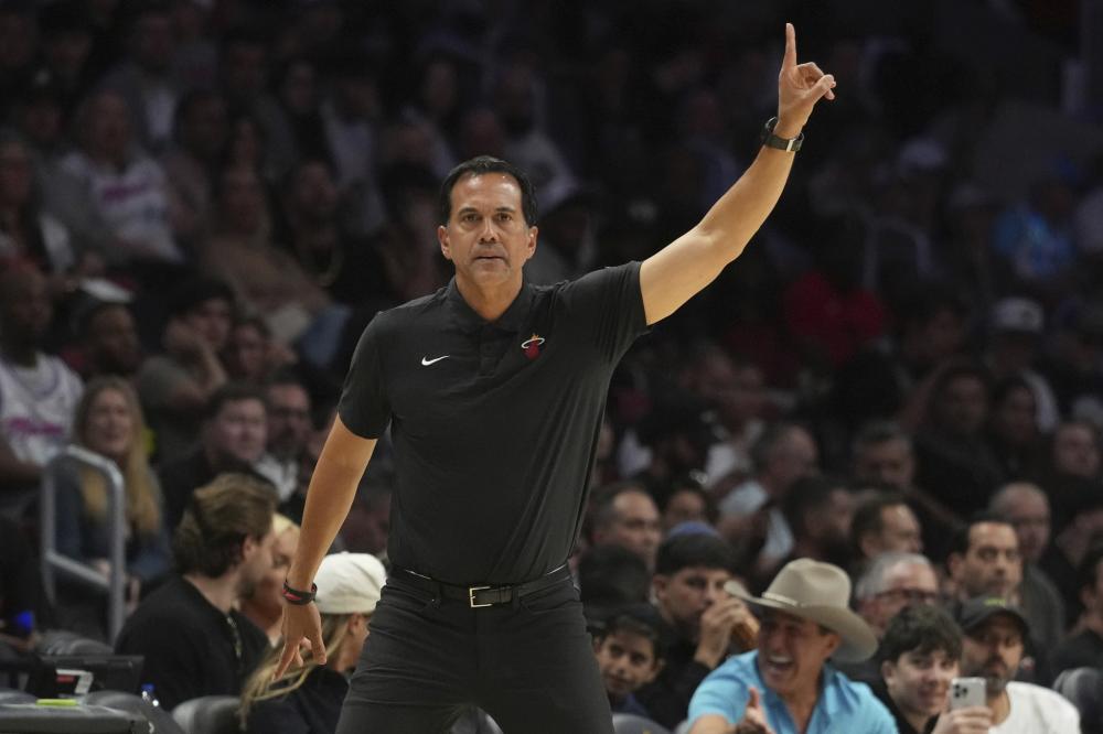 员的表现及 员的表现及